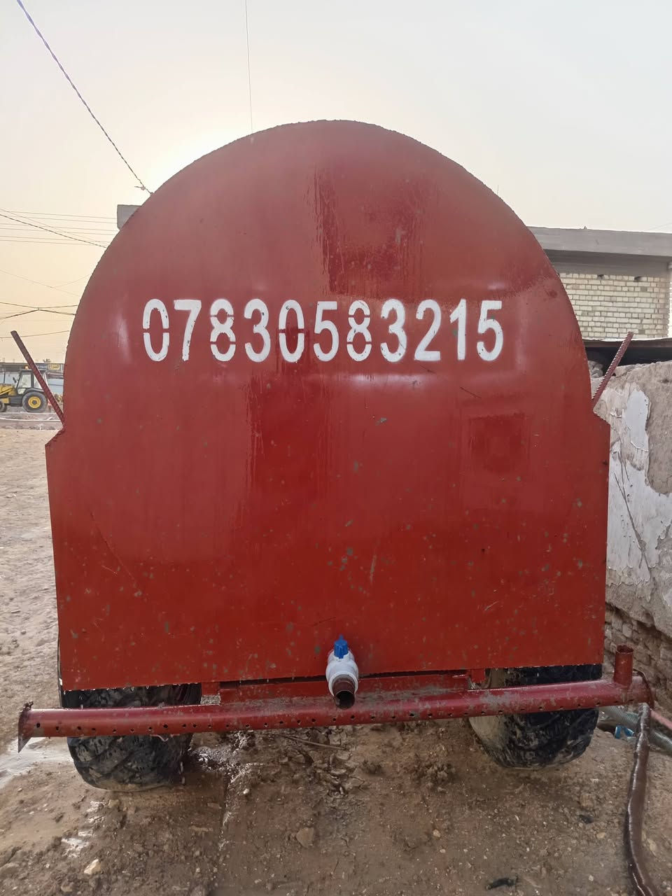 السلام عليكم مقطوره للبيع 5000لتر تخم تاير جديده.. للاستفسار،،، ***********//***********
