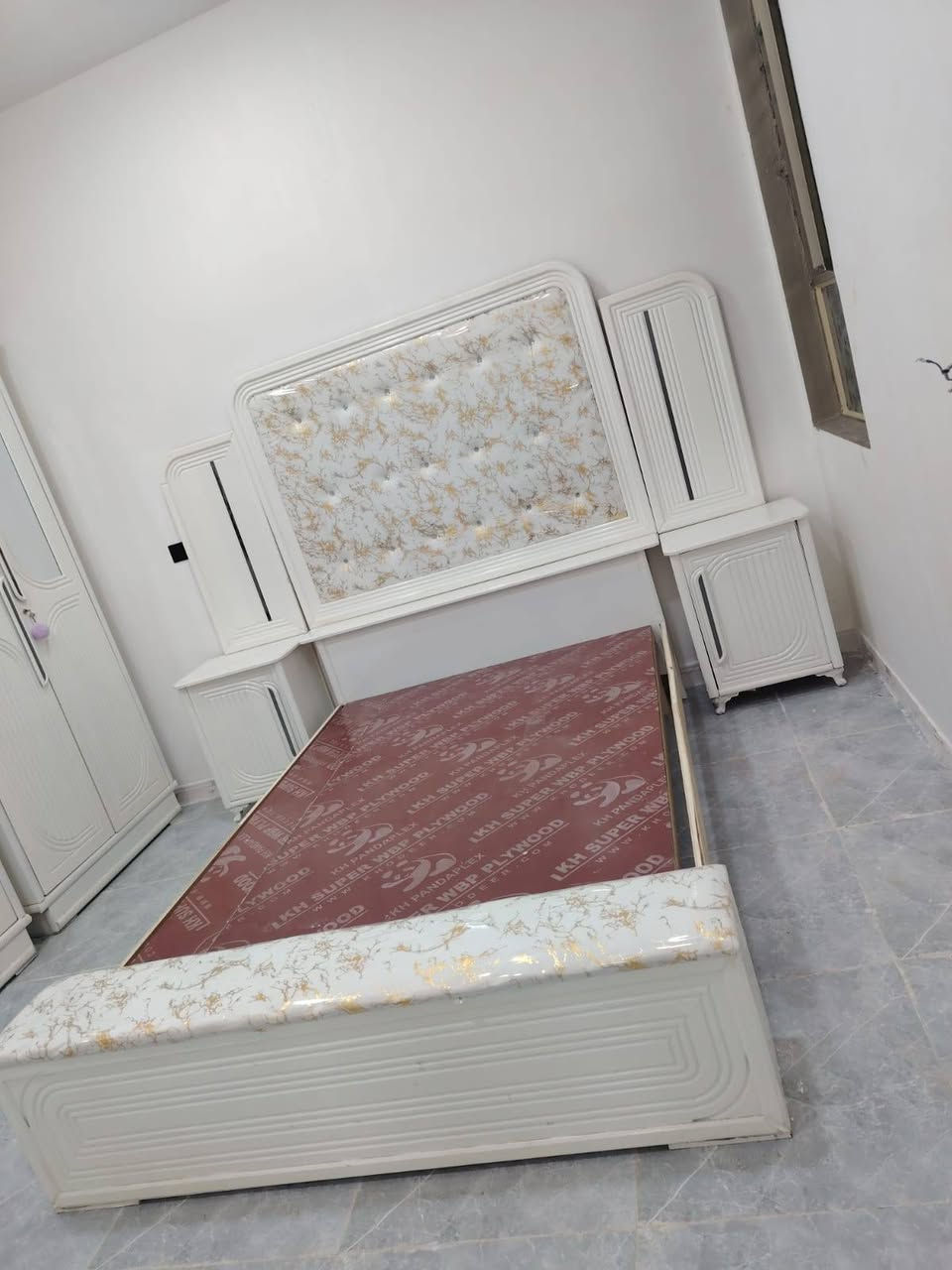 نجارة نصير القريشي للأثاث 
🔴غرفه تزكام درجه اولى mdf ملم 12 ملم حفر cnc

🔴الون من اختيار الزبون 
🔴التصميم من اختيار الزبون 
🔴يوجد اكثر من 100موديل حسب الطلب 

🔴قفايص الغرفه تستحمل شد وتفصيغ الغرفه اكثر من 50مره 

🔴ضمان صيانة دوريه كادر متخصص 
🔴 اصباغ حراريه ماركه ناشونال ضمان ٥سنوات مقاوم الرطوبه والحرارة 

🔴يوجد أقساط لحاملي بطاقه ماستر كارد الرافدين موظف متقاعد فقط 🏷💵
🔴يوجد خدمة توصيل داخل وخارج واسط🚛

العنوان🪶 كوت حي الجهاد شارع النجارين معرض نصير القريشي ابو ضياء للإستفسار*********** ☎️
