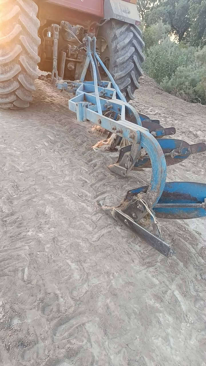 يالله فدان للبيع حجم 16مكفول سعره مليونين وبي مجال قليل مكانه واسط الدجيلي ***********
