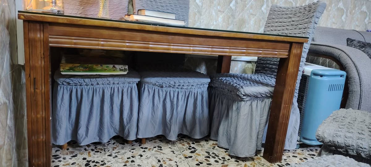 السلام عليكم ميز طعام صاج اصلي مع 5 كراسي للبيع السعر ١٥٠ قفل 
المكان بغداد


**إذا كنت صاحب هذا الإعلان وتريد حذفه لأي سبب، رجاءا أرسل رسالة إلى الدعم الفني**