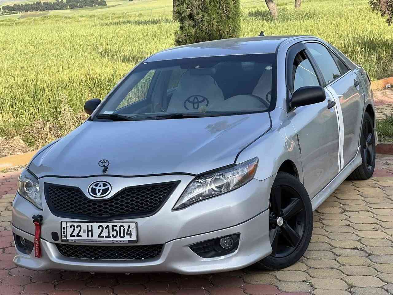 كامرى  ٢٠٠٩  ئةمريكى  
مواسةفات SE
سوكان فؤليؤم 
تةعديل سورعة 
جام كارةباى  هةر ٤  
جام ئؤتؤ
كؤشن جلد  كارةباى عام 
مواسةفات ئةى بى  ئيس 
مواسةسفات بةسمةو  شغال  
رةنگ سلفةر  بئ بؤياخ  بئ دةعم 
سندوق دوگمة 
گيرو مةكينةى بةشةرت  
٤ تايةو  ٤ ويلى تازةى خراوةتة سةر 
شوين سليماني ❤️
*********** كؤرك
