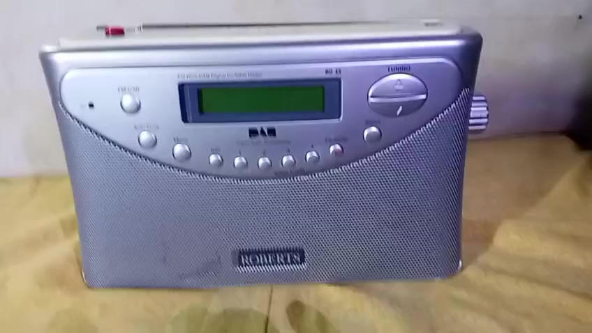 راديو روبرتس انكليزي 
شغال بالكامل رائع جدا
يعمل بطاريات ومحولة
كل الشرح بالفيديو
للأتصال ***********
السعر 26 مع التوصيل
