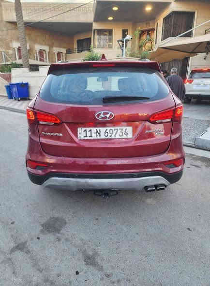 سلام عليكم للبيع فقط 
هيونداي سنتافي ٢٠١٧ وارد امريكي
 فول مواصفات 1/1حادثه موضح بلصور بس بقبق صندوك وباقي مكفول رقم بغداد الدولي 
مواصفاته ماشيه ٩٣ الف كيلو متر 
محرك الفين تيربو 2000 
بصمه تشغيل وابواب 
بنوراما كامله 
كشن كهربائي +تبريد تدفئه بلكشن 
5 راكب 
شاشه كبيره كامره دواره 
كشنات خلفي تدفئه 
حساسات أمامية وخلفي 
سايد بريك بصمه 
تبريد قطعتين 
تحكم ستيرن فول 
جنطه كهرباء 
وظعيات قياده 
وباقي مواصفات معروفه رقم بغداد الدولي تحول مباشر السعر ١٦٠ ورقه وبيه مجال 
مكاني بغداد الدوره اي استفسار الاتصال بلرقم.    ***********
             ***********
