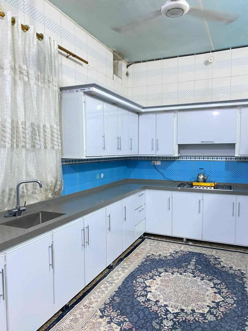 تحيه طيبة الى متابعينا الاعزاء 
يعلن مكتب سنتر الكوت للعقار 🏛

بيت طابقين ركن على شارعين بناء حديث يتكون الطابق الاول غرفة ومطبخ وهول واستقبال وصحيات
الطابق الثاني غرفتين ومطبخ وصحيات وهول

يحتوي على محل وبرج انترنت مؤجر

♦️مساحه 200م
♦️واجه 10 م
♦️النزال 20 م
♦️موقع مميز ♦️
بداية منطقة الكوت الجديدة ركن على شارعين بشارع الاقواس ب البدايه 
تحويل قرار محكمة
--------------------
للأستفسار 
مراسلة الصفحة او الاتصال على الرقم 
***********
او مراجعة مكتب سنتر الكوت للعقار 🗺
عنوان المكتب داموك الحقوقيين 
قرب افران السلطان مقابل معجنات فراولة 
💢 بادارة عقيل الزركاني 💢
