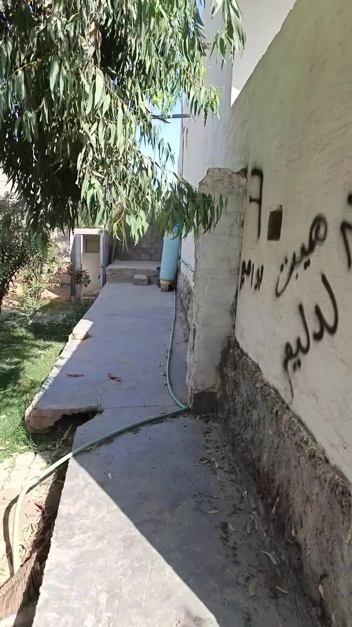 بيت للايجار  مع حدائق في منطقة الحميره على الشارع يبعد عن شارع ٦٠ ٥ دقائق للتفاصيل اكثر الاتصال على هذا الرقم ***********
