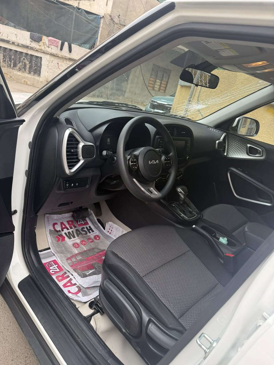 السلام عليكم
Black Diamond Car
كيا صول موديل 2025 لون ابيض صدفي سيارة دخول جديد 
ضربتها جاملغ ايمن ومبدل نفس اللون مطابق 100‎%‎
السيارة بدون قطرة صبغ 
ماشية 11 الف مايل بعدها زيرو
كير ومكينة 2000  تبريد تدفئة كلشي جهاز 
تحكم ستيرن جهتين 
مانع انزلاق 
تحديد مسار 
قيادة ذاتية 
اطفاء ذاتي 
مود درايف 
مري كهرباء 
راد امامي خلفي +جوانب 
دواخل السيارة بعدها جديدة 
الارضية مغلفة جلد 
مكان السيارة بغداد كمب سارة 
السعر 152 وبيها مجال بسيط 
جماعة ال145 لحد يخابرني 
اي استفسار حاضر 
*********** 
اخوكم ابو علي الكناني
