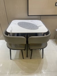 ميز طعام • جديد • ما بيه ضرر