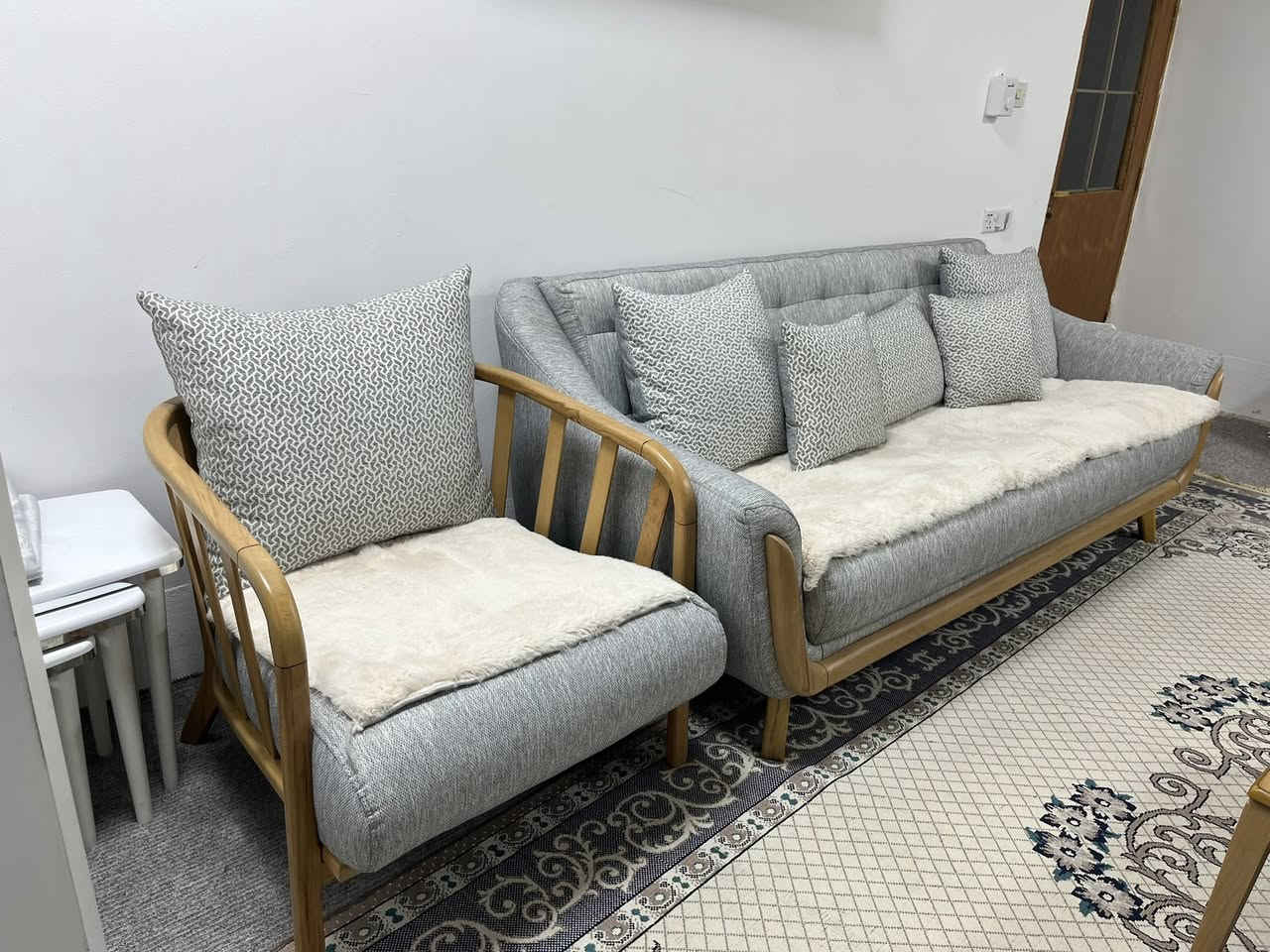 بۆفرۆشتن لەهەولێر
تاخمی تورکی ١٠ نەفەری  و مێزی نان خواردن سێتە لەگەلی  لەگەل مێزەکەی ناوەراست. ٣ مانگە کرراوەو بەکار نەهاتووە   ٢٠ وەرەقەی پێدراوە دەیدەم بە ١٥ وەرەقە تکایە گەر موشتەری نیت نامە مەنێرە


**إذا كنت صاحب هذا الإعلان وتريد حذفه لأي سبب، رجاءا أرسل رسالة إلى الدعم الفني**