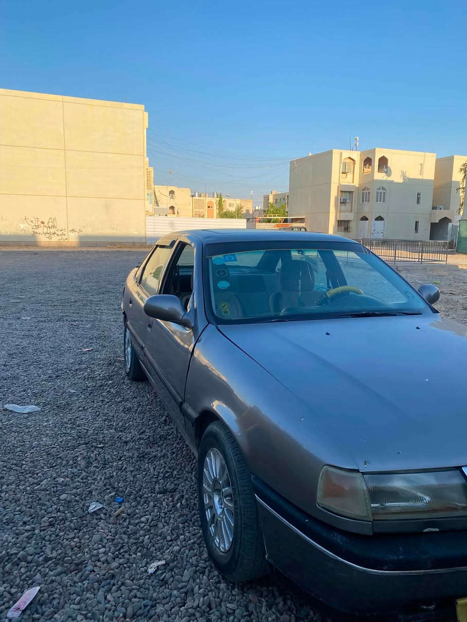السلام عليكم اوبل فكترا للبيع 

1993 موديل 
سنويه 2030 
مكينه 1600 
رقم انبار دولي 
السياره حلوه وجديده 
وماناقصها برغي تركب وتطلع 
نصبة السياره حيل حلوه ومرتبه 
فحته سقف تخم تاير صدرها جديد 
السياره احلى من الصور بهواي مكانها صلاح الدين 
***********
