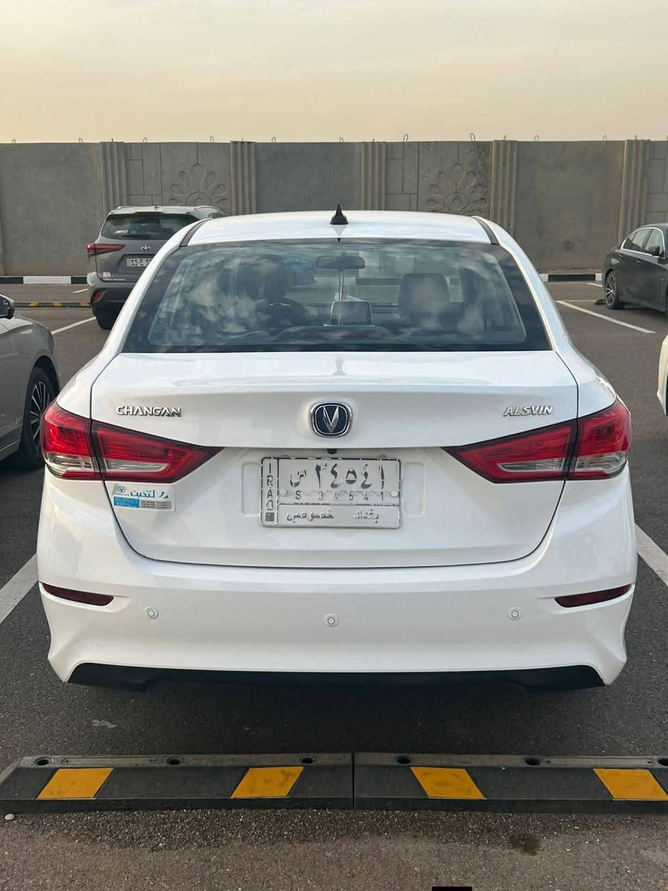 السلام عليكم للبيع شانجان السفن موديل 2024
بدون صبغ
المواصفات 
كامره خلفية
رادار خلفي جانبي
إنارة ترحيب
شاشه كار بلي
ماشيه 18,000 كم
مكينه 1500
مانع تزحلق
لون ابيض
مكان السياره بغداد
السعر اتصل عل رقم 
***********
