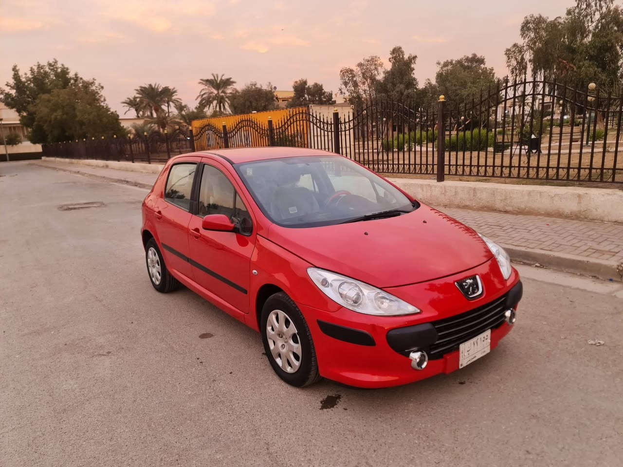 بيجو فرنسي موديل ٢٠٠٦ ماشيه ١٧٢ جاهزه السياره كير محرك تبريد تدفئة صدر بدون حادث او ضربه بيه رشات صبغ بصيطه اثر جراد
السعر ٦٠ 
للإستفسار *********** وبيه مجال قليل الشراي ايخابر مامتواجد عل فيس مكانها البلديات
