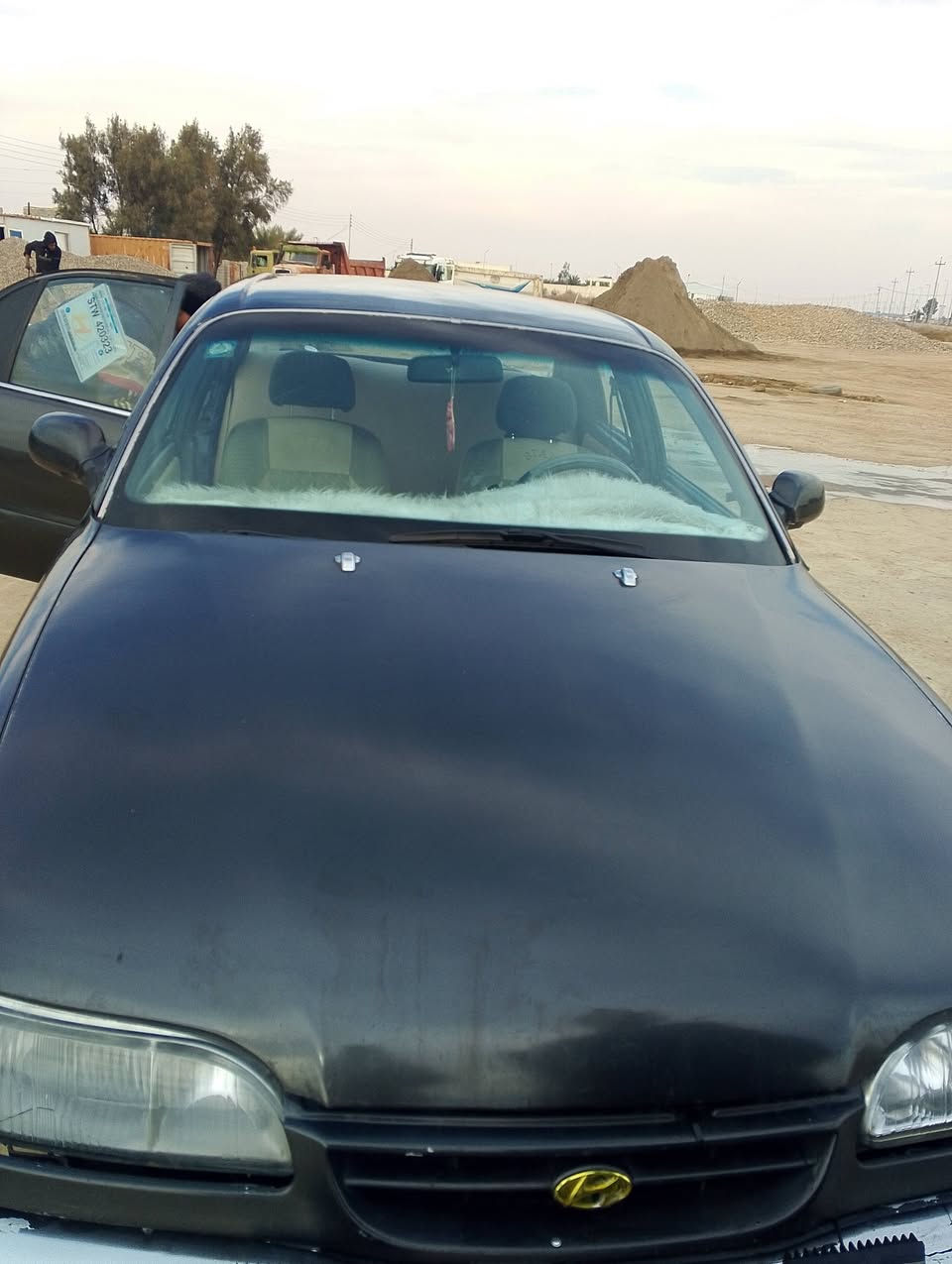 السلام عليكم سوناتا للبيع موديل 95 رقم بغداد السعر ب 40 وبيها مجال  مكانها بدياله بعقوبه سنويه لل 30 رقم الهاتف ***********
