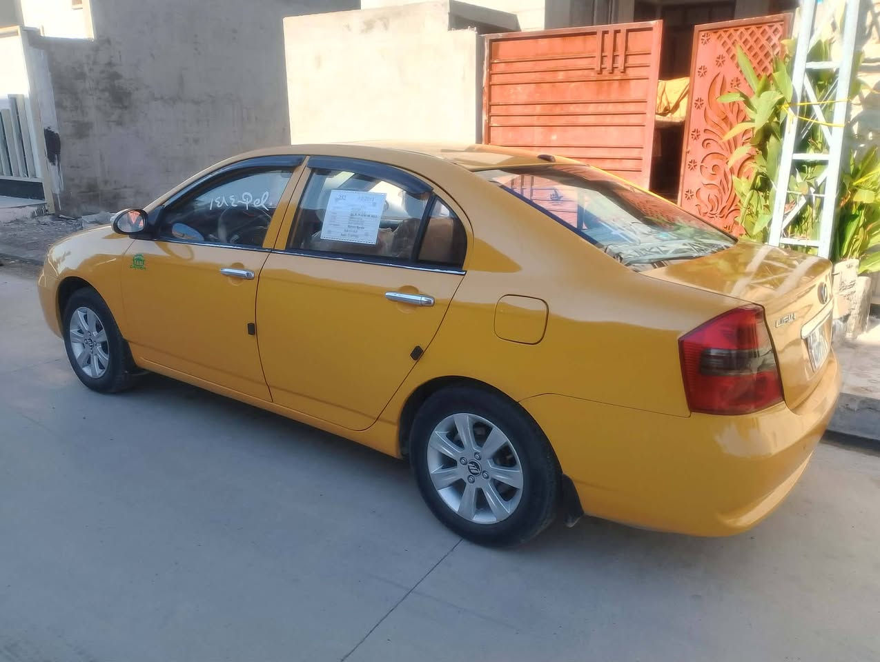 سلام عليكم ليفان 620🛑موديل 2011 للبيع🛑 كير توماتيك محرك يارس🛑 الرقم بغداد انكليزي  مشروع وطني جديد🛑 سنويه 2028  🛑شرط التحويل السياره نضيفه السعر 53 وبيها مجال الطيبين ***********كورك ***********اسيا 🛑 مسجله على كاربون
