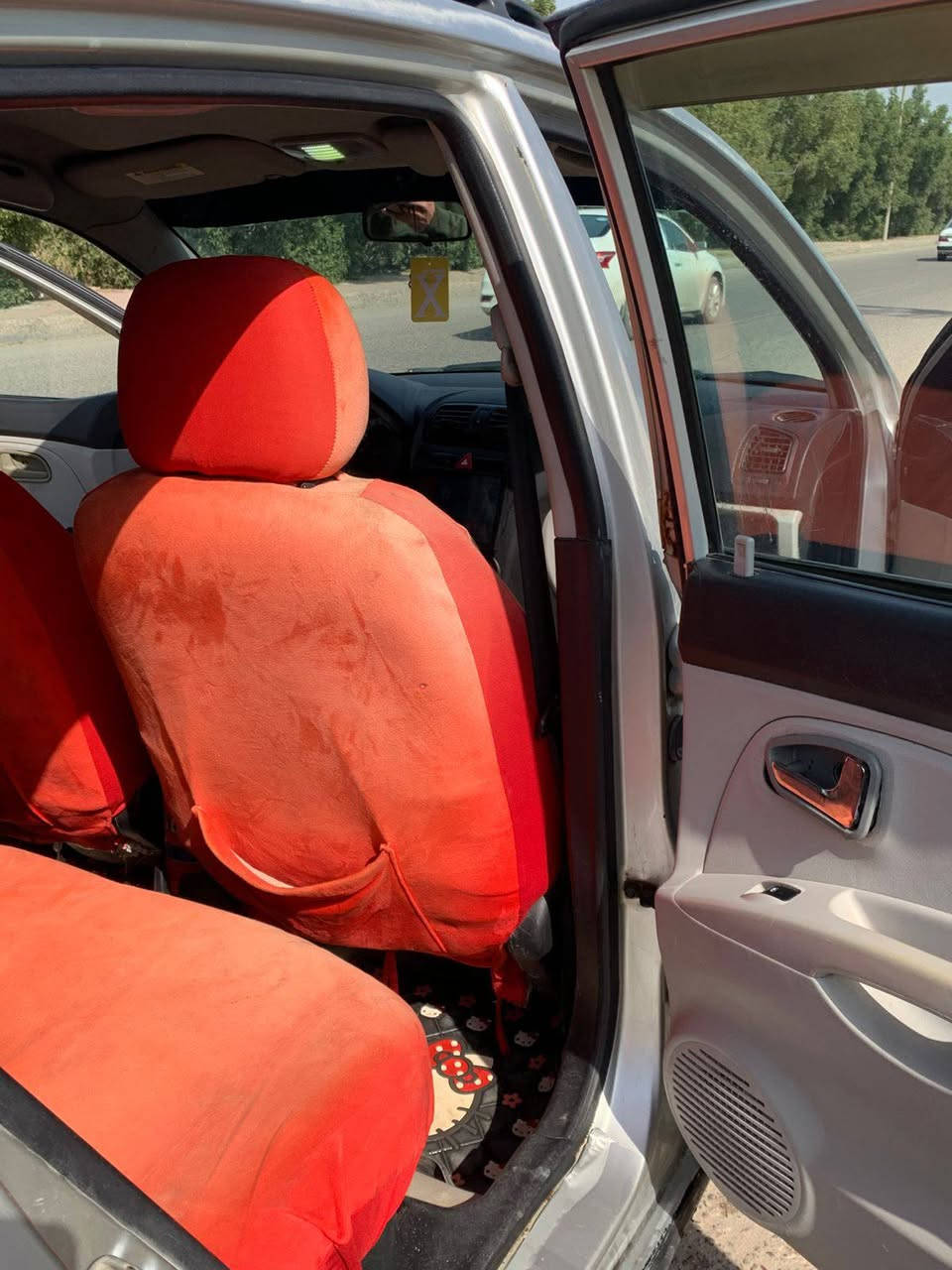 � للبيع كيا بيكانتو KIA Picanto
📅 الموديل: 2008
📄 السنوية: 2026
📍 الموقع: البصرة (السكنة بالبصرة)

🔧 الحالة والمواصفات:
 • السيارة نظيفة ومشتغلة يومي
 • محرك 4 سلندر، سعة 1.1 لتر، اقتصادي بالبنزين
.كير أوتوماتيك 
 • المكينة /محرك/تبريد بحالة جيدة
 • ضربة حادث سابقة بالباب مصلّحة على الحار
 • تمشي تمام وما تحتاج شي حاليًا

💰 السعر المطلوب:
👉45 ورقة

📞للتواصل الاتصال /***********
