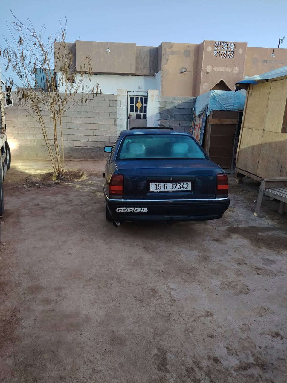 للبيع اوميكه       مكينه200  كير عادي سياره حلوه داخل  وخارج سعر 35 وبي مجال ***********
