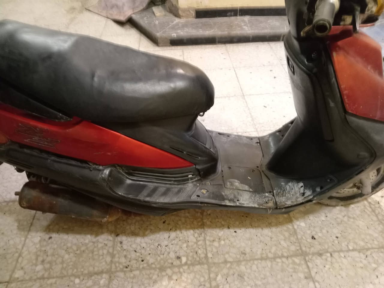 سلام عليكم عندي فراشة للبيع كوم حديد كايمة ماتشتغل المكان البلديات السعر100وبيهة مجال الرقم ***********
