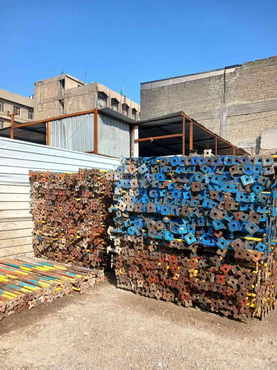 تأجير وبيع وشراء كافة أنواع الدنك والجكات *********** بغداد ساحت الطيران
