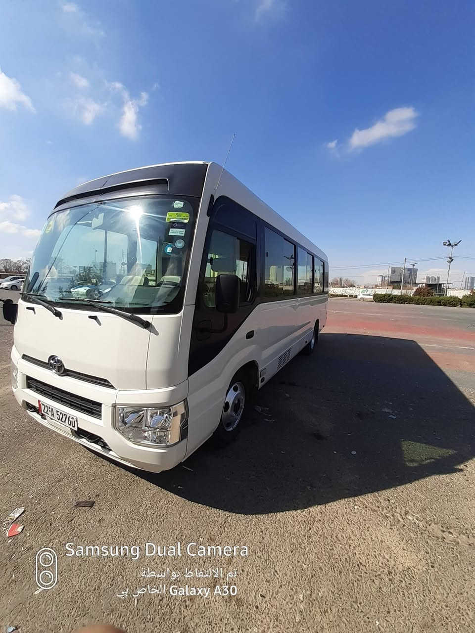 السلام عليكم كوستر تويوتا للبيع 2017 دخول جديد  ماشيه 347  فحص وهزه ورقم  تسجل جديد اليوم  محرك وكير وأكسل جديد على الشركه بيها فقط بالصفحه الطويله صار بيها معجون وصبغ موجوده صور الحادث مع الصور والباقي كفاله التبريد مسروق كمبروسر والمراوح الي جوا 
السعر 385 وبيها مجال للإستفسار اكثر اتصل على الرقم ***********
