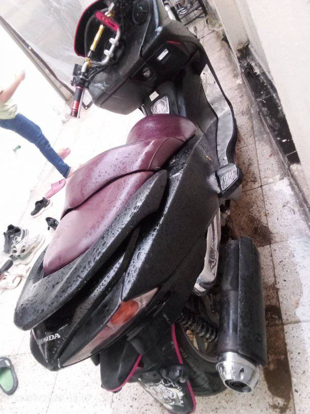 سلام عليكم دراجتين للبيع 
فورزهوصفر 10محرك مفتوح شغل درجا اولا نحره سلف ونضيفهو
كفرات نضافه 75بالميه 
نقص صفحه تريده  وحده جهت اليمنا  الجوه 
بدون اوراق 
مراوس
مراوس
مكان بغداد الحريه ***********
