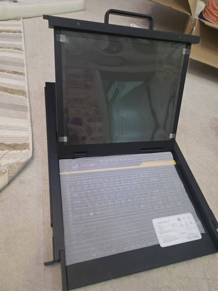 Amery Rackmount KVM Console
Bo aw kasanay eshy servier akan
Tananat 1 daqash eshy nakrdwa w la kartoni xoyayaty 10 VGA haya
Resolaution 1280x1024 + 60Heartz السليمانية, العراق


**إذا كنت صاحب هذا الإعلان وتريد حذفه لأي سبب، رجاءا أرسل رسالة إلى الدعم الفني**