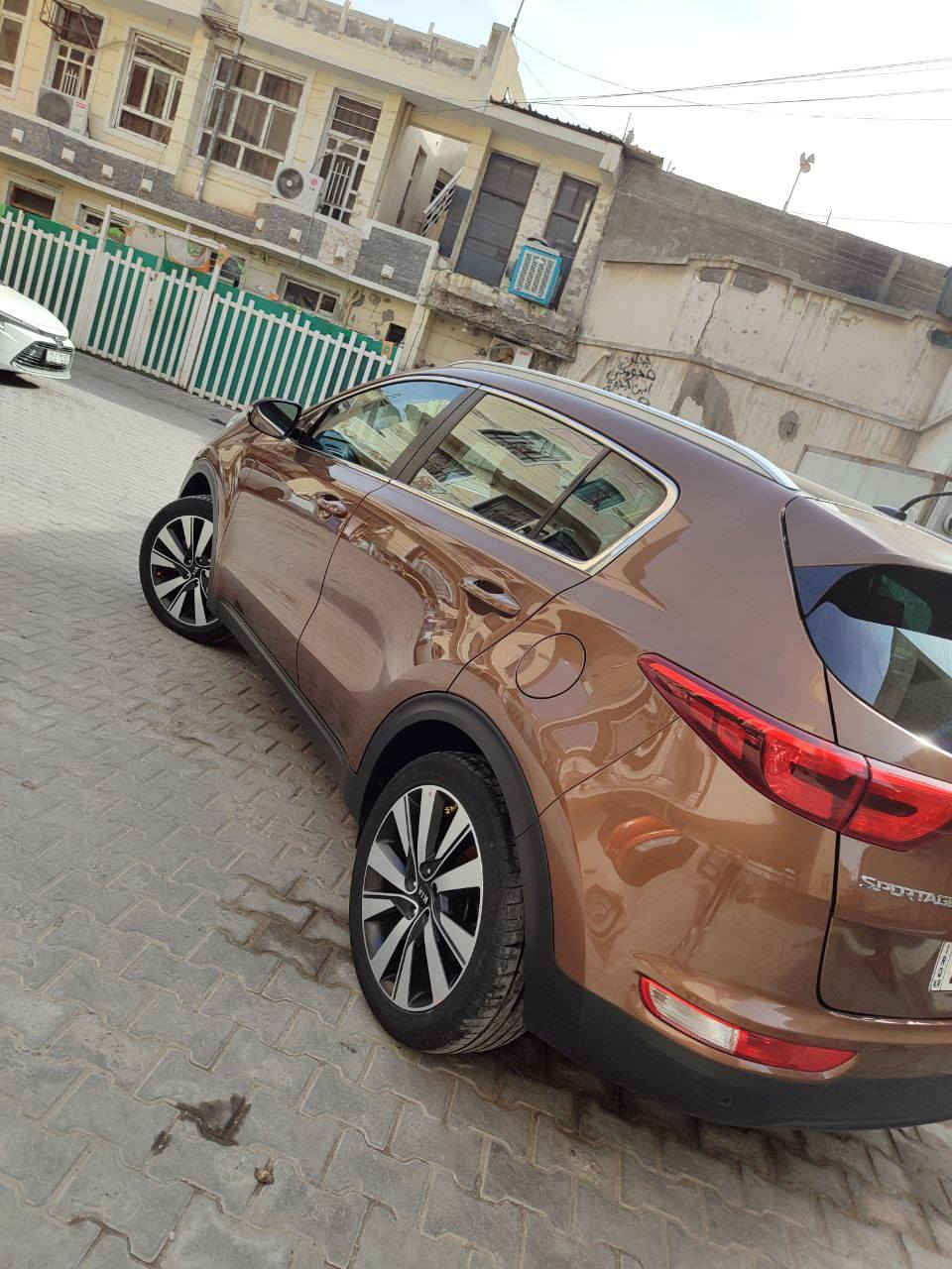 السلام عليكم
كيا سبورتج خليجي مكفولة عده شبر بارد بين الباب او الجاملغ على كد شبر 
 موديل 2017
ماشية 70 الف حقيقي 
موصفاتها : بانورمار 
مكينة 1600 
لد نهاري  + بك لايت LED 
لايت ضباب
ويل كب 19
تحكم ستيرن فول مع تحكم بلوتوث
قطعتين تبريد امامي خلفي 
لايت اوتو
نضام منحدرات
5 ويل كب 
شاشة اعطال
رقم اربيل سنويه او هزه جديد باسمي تحويل مباشرة 
السعر 168 اوبيه مجال قليل 
للتواصل *********** بي واتساب
