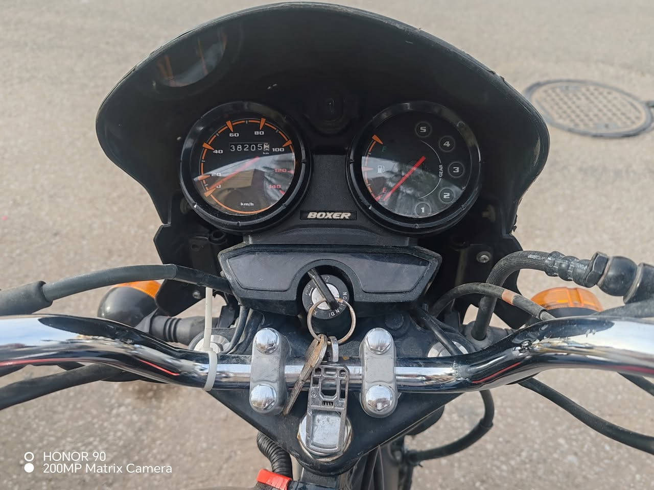 بوكسر 23
مبدل بوشة وبستم
رقم وهزة وسنوية نجف
السعر 1800 وبية مجال بسيط 
مكان نجف 
لا اقساط ولا مراوس 
الدراجة اشتريت سيارة وريد ابيعه
*********** واتساب
