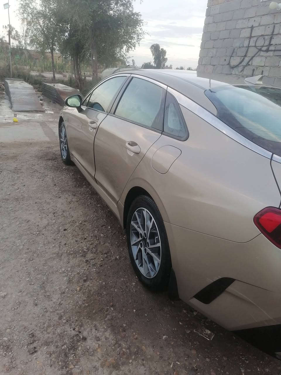 السلام عليكم
كي فايف ٢١ لون ذهبي معوقين رقم قادسيه حادثه جاملق وبنيد  وبيه سونار
مكينه ١٦٠٠ تيربو
تتبريد منظومه جديده كامله ستوني شاده
مواصفاته معروفه سياره احلى من صوره
مكاني ديوانيه
سعرها ١٤٠
شراي يتصل
***********
