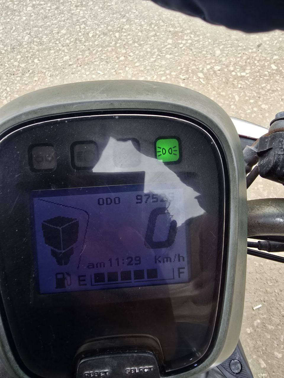 السلام عليكم ، دراجه بوليس مسطره 2013 الدراجه كفاله من التاير للتاير اي مصلح يعجبك نروحله وبضمانتي، والدراجه مال جناي مستعجل عله بيعتها وطالعه صارلها 4 اشهر ومكاتبتها موجوده والدراجه شوف العين وبل واقع احله من الصور 
مكاني بابل المسيب 
مامتواجد عل ماسنجر واتساب واتصال 
رقمي :***********
