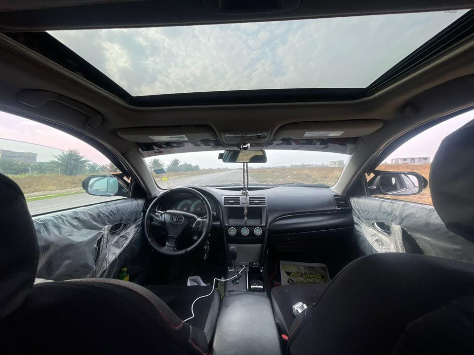 كامري 2007 
محدث 2011 داخل وخارج 
حادثها بالجنطة ومليوحات شويه من الشواصي الخلفية ومصبوغة عام للجمالية

رقم بابل هزه ما ساقطة
كامرا دوارة
تحكم جهتين
شاشة
فتحة سقف
تبريد تدفئة حدادية كير محرك خير من الله 
منطومة زنون 

سعرها 87 وبيها مجال 
مكاني كربلاء 
***********
***********
