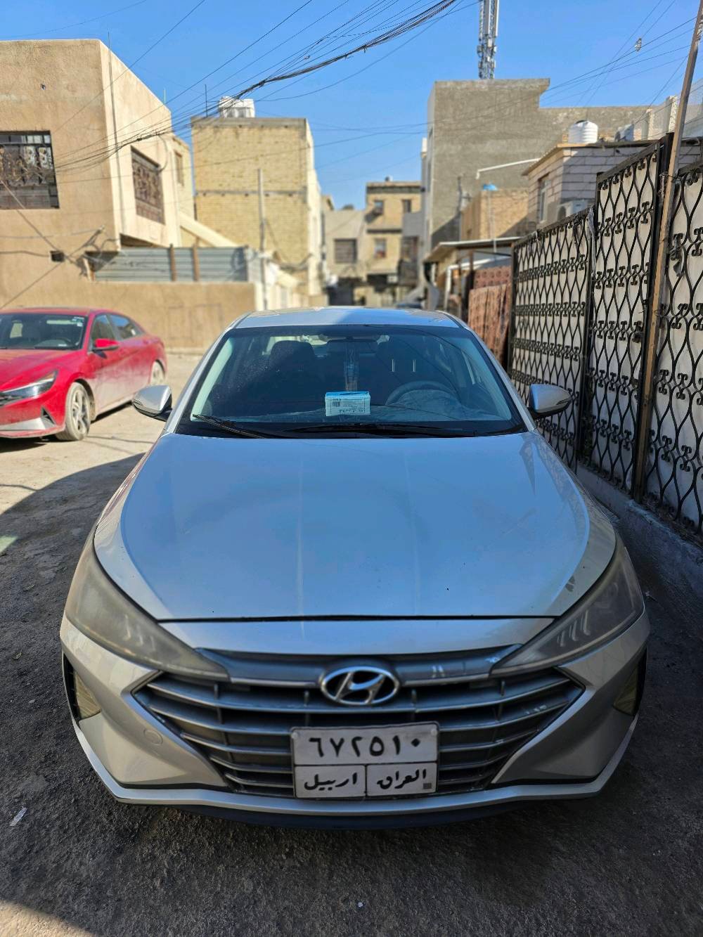 سيارة هيونداي النترا للبيع في أربيل، اللون فضي. السيارة بحالة جيدة وتتمتع بفحص شامل كما موضح في الصور. مناسبة للشراء لكل من يبحث عن سيارة مريحة واقتصادية.