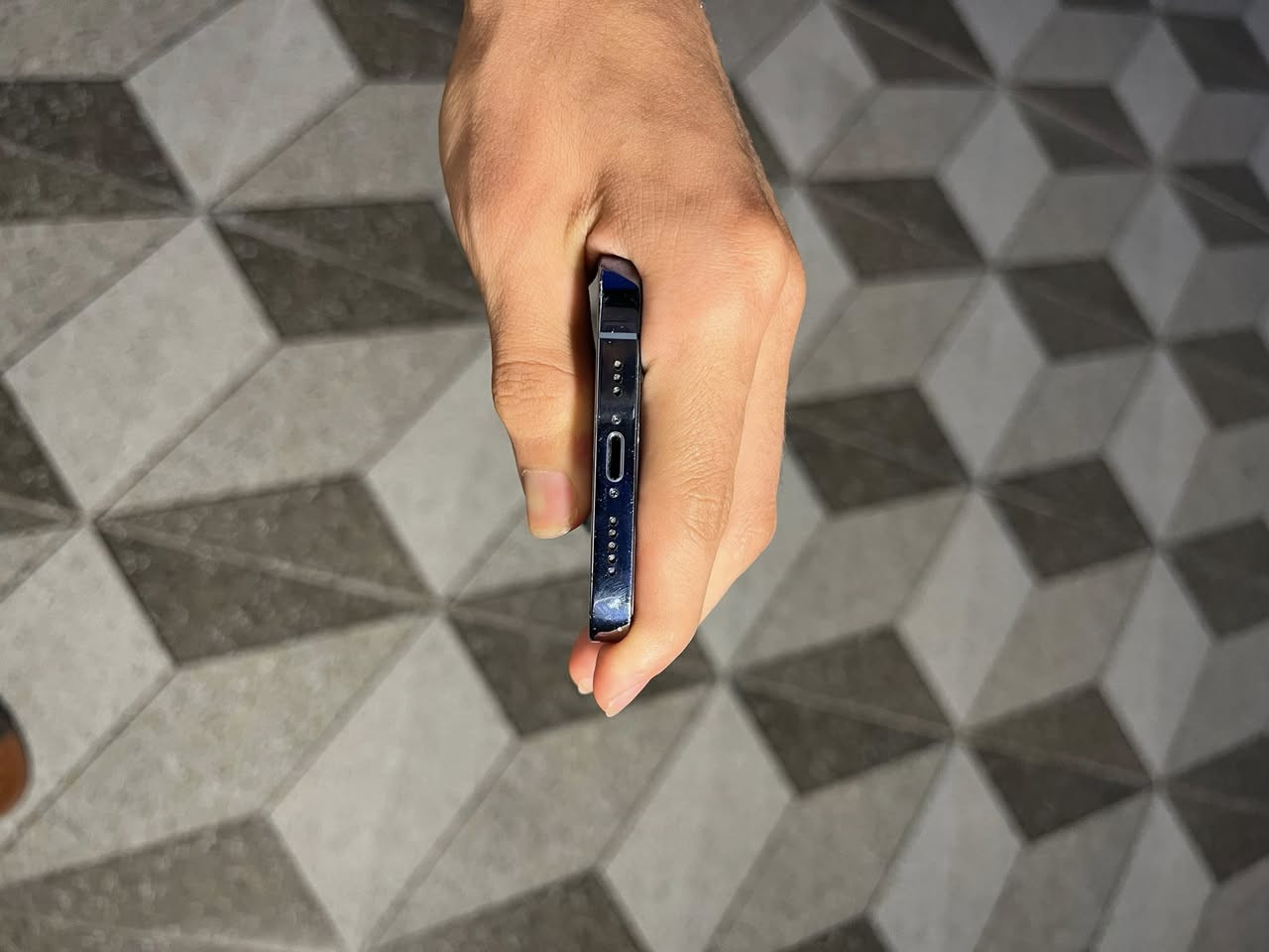 السلام عليكم🍀

iPhone 13 pro📱
اللون البحري أمريكي 🩵 

ذاكره 256 نظافة عاليه 
🔋بطارية البلاديه 87 معلايه 
10درجات حالياً 97 فول بالشحن 
فقط ضهر مكسور وبي مسج كامره 
سلفي بدون فتح او تبديل بلادي 
تجي تفحص وتاخذ 
المكان الحبانية السعر 470 وبي مجال 
***********
