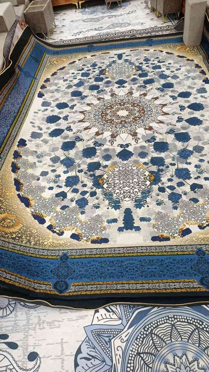 فرشات للبيع  سعر الوحده 33 
***********مكان سومر
