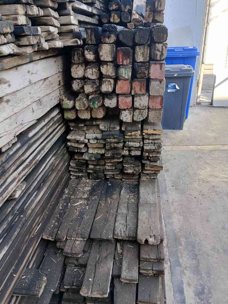 عندي قالب خشب للبيع يدك 250 متر كامل هو وجكاته المكان بغداد المشتل


**إذا كنت صاحب هذا الإعلان وتريد حذفه لأي سبب، رجاءا أرسل رسالة إلى الدعم الفني**