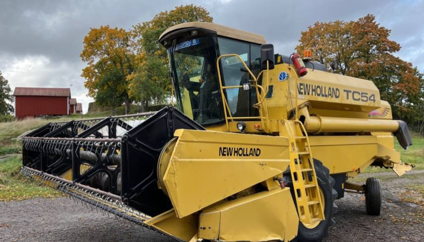 Newholland tc54
موديل 1996
مشتغلة 2540ساعة فقط
( 4 بلم قايش طبلة 15 فوت) + عربانه طبلة
تايرات بحالة ممتازة
(كفالة محرك وكير واكسل ومعمل وابلام) 
مكان الحاصدة اوربا🚩
السعر 21.000$ ( دفترين و10 اوراق) 
مدة الوصول من 20-30 يوم بعد الحجز
بدون حجز مابيع ❗
للاستفسار خاص او  3197010285034+


**إذا كنت صاحب هذا الإعلان وتريد حذفه لأي سبب، رجاءا أرسل رسالة إلى الدعم الفني**