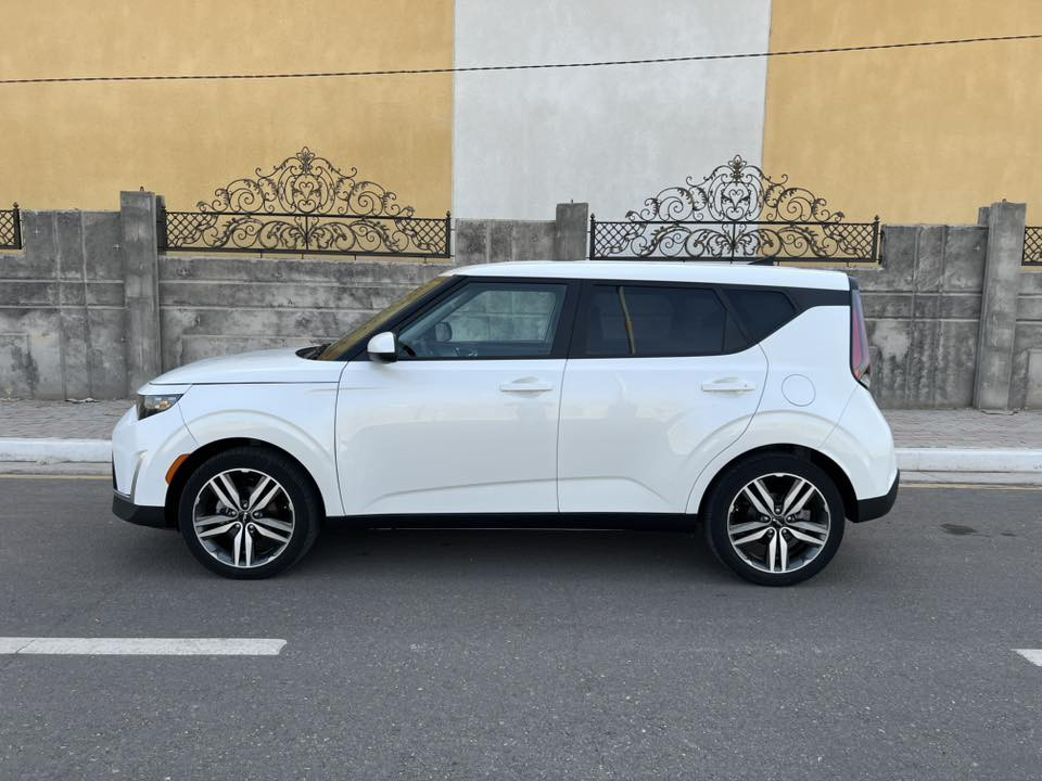 كيا صول موديل 2025
زيرو ماشية 500 ميل فقط بعدها بوضع الشركة
كفالة من الصبغ والتبديل ليبل واحد السيارة بس بارد بالجاملغ مال السايق صور الحادث بالمنشور
بدون رقم منفيس باسمي مكاني كربلاء 
محرك 2000 دوش
شاشة جبيرة وApple Car Play 
كامرة خلفية 
رادار امامي وتحديد مسار 
قيادة ذاتية 
وضعيات قيادة DRIVE MODE
تحكم ستيرن و أوامر صوتية 
كروس سرعة 
اطفاء وتشغيل ذاتي 
دشبول ديجتال 
ويل كب كروم حجم 18 
السعر 159 ورقة وبيها مجال بسيط 
مكاني كربلاء الانتفاضة الاولى 
للاستفسار ***********
