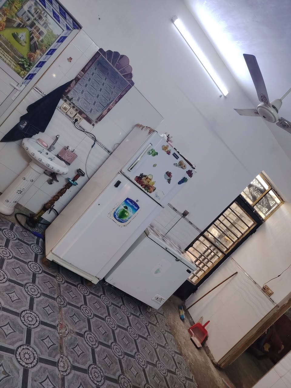 بيت للبيع زراعي بوب الشام قرية ابو عليان ع شارع رئيسي خدمات كامله بيت بناء حديث 2025 نقص بس كاشي م 170سعر 90 بي مجال قليل ممتواجد ع فيس هذا رقمي ***********
