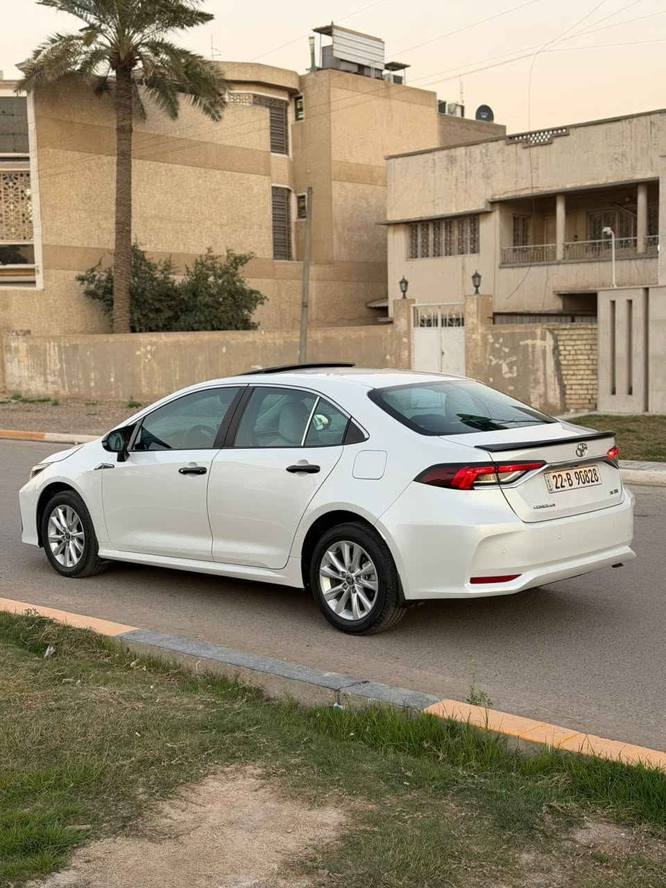 سلام عليكم
كورلا ساز 2024 أم الضمان بانزين 
ماشيه 29 
فول مواصفات فتحه بصمه معروفه مواصفاتها 
سياره بلاديه عل وضع الشركه 
فقط البنيد صارت بي طخه بسيطه وصبغته 
رقم اربيل الدولي 
السعر 175 بيها مجال 
للاستفسار ***********
مكاني بغداد
