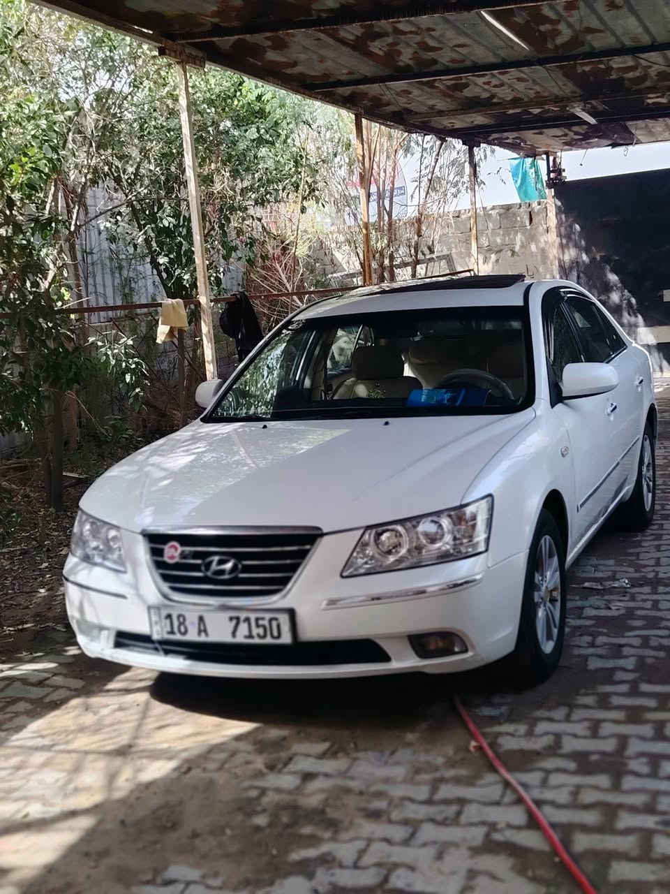 سلام عليكم سوناته 2009 خليجي مكينه2400 دوش  رقم بابل دولي سنويه 2030

 سياره بيه نص باب صبغ ونص جاملغ ونص قبق جنطه أثر شخوط بدون اي حادث سونار موجود سياره   جديده بمعنه الكلمه مكينه مامفتوحه ولاتنقص ولا تبخير تبريد تدفئه كلشي شغال.. موصفات فتحه شاشه تحكمات ويل كب كشنات جلد حساسات خلفيه.. السعر ١٢٣ وبيه مجال قليل 
مكان سياره كربلاء ***********
