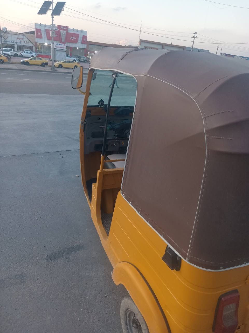 السلام عليكم تكتك ٢٠٢٠ شهر ١١ للبيع مصبوغ عام جماليه بيهه ضربه بلغد شبر معمره دوس معمره رقم انكليزي وسنويه باسمي تكتك مال شغل نضيفة عوزه بس كلجات  شراي يتصل *********** السعر ٦ و٢٠٠ بيهه  مجال
