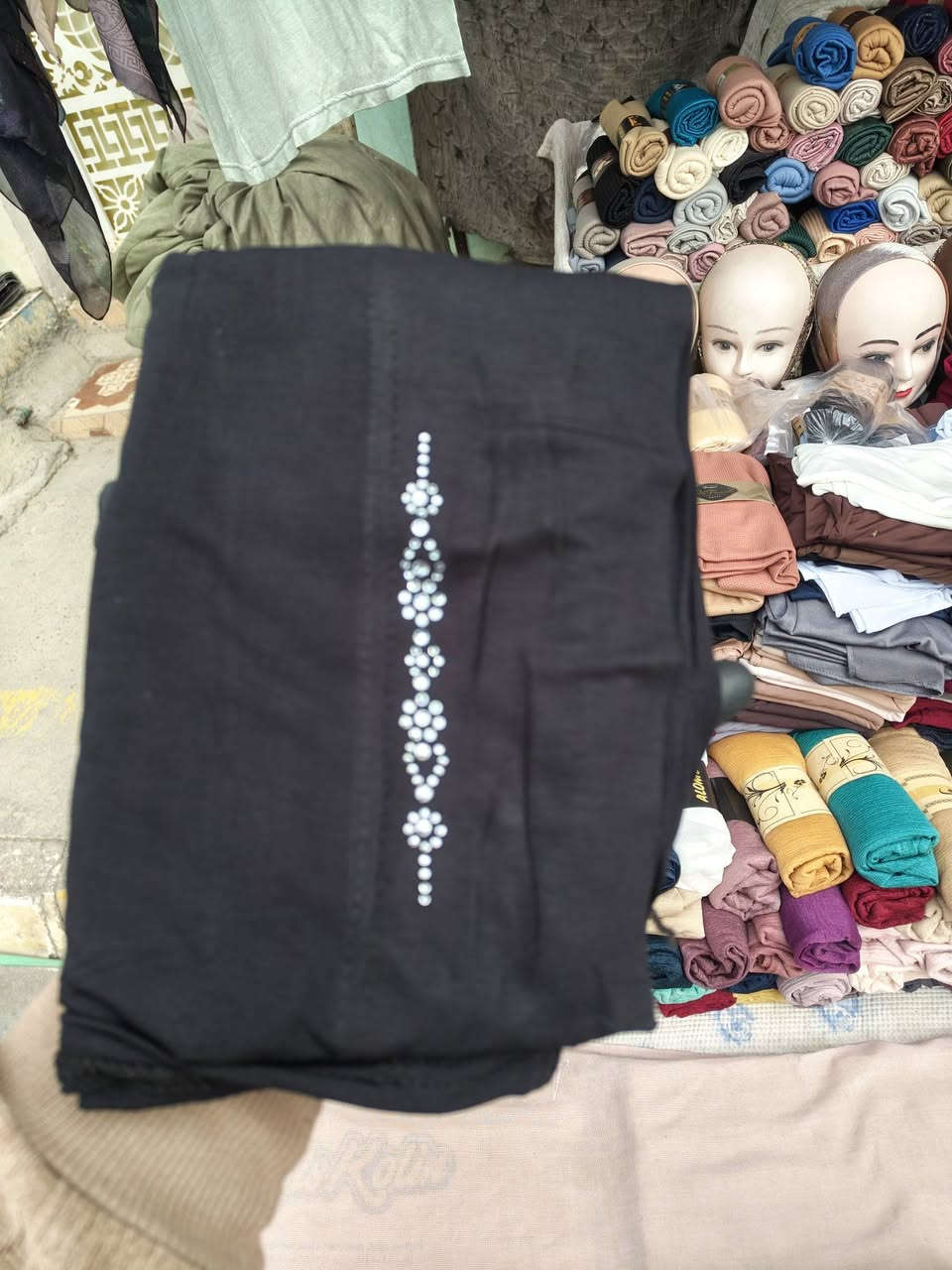 جديدنا من حجابات بيان 
شيله دلاليد  ستراس كويت اصلي
الوان اتجنن 
السعر 6000
بهرز باب الحان مجاور ابو 3 بالف 
يتوفر خدمة توصيل
@أبرز المعجبين


**إذا كنت صاحب هذا الإعلان وتريد حذفه لأي سبب، رجاءا أرسل رسالة إلى الدعم الفني**