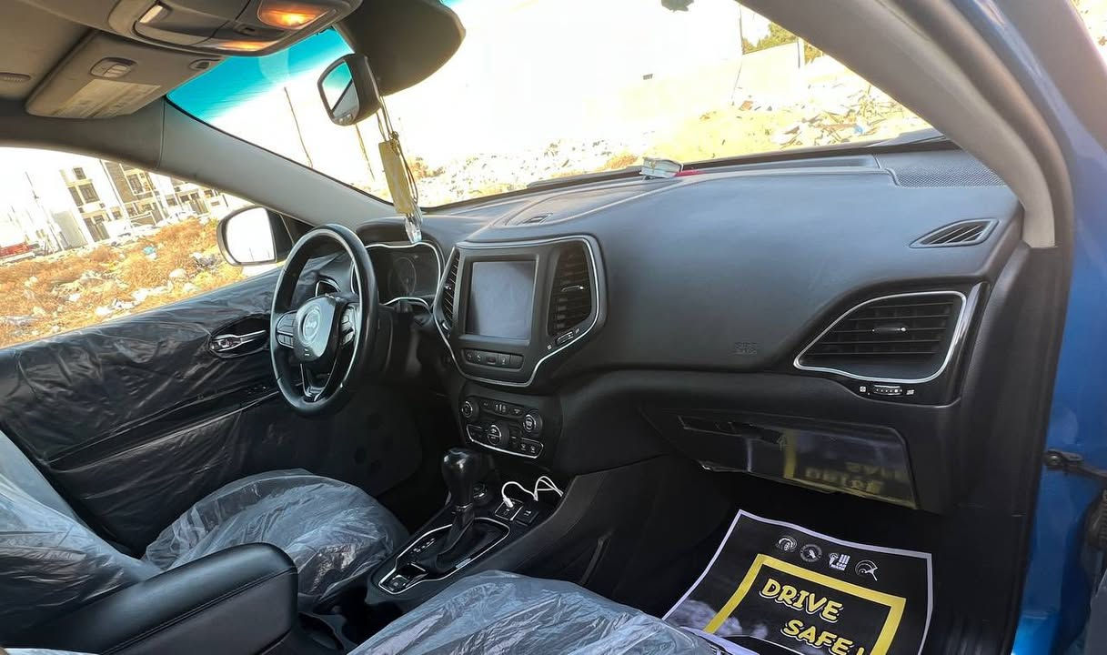 السلام عليكم جيب كراند شيروكي (بزون)2023

فول ما عدا الفتحه ماشيه 34000
كم قطعه صبغ ابيع حزام دواخل مكفوله
حداده صدر امامي خلفي مكفول
كير ومحرك مكفول 
العنوان بغداد الدوره نهايه شارع ستين
السعر 130$
***********
