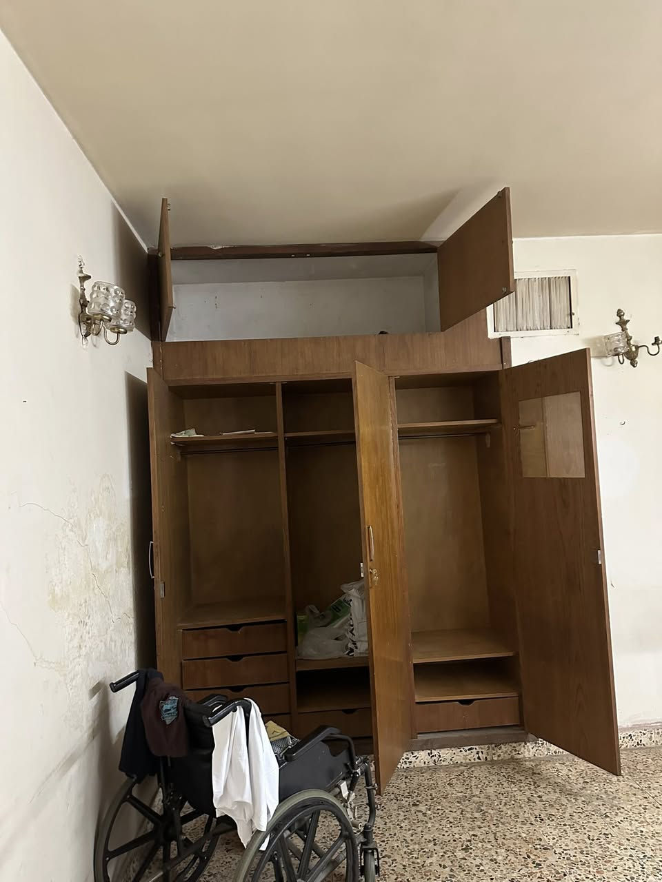 اثاث للبيع
مكاني بغداد / اليرموك


**إذا كنت صاحب هذا الإعلان وتريد حذفه لأي سبب، رجاءا أرسل رسالة إلى الدعم الفني**