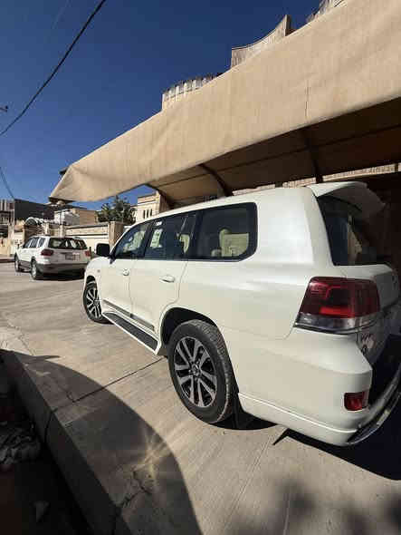 لاندكروز 2018 vxr 5700  السعر 565 مكفولة *********** مكاني فلوجة
