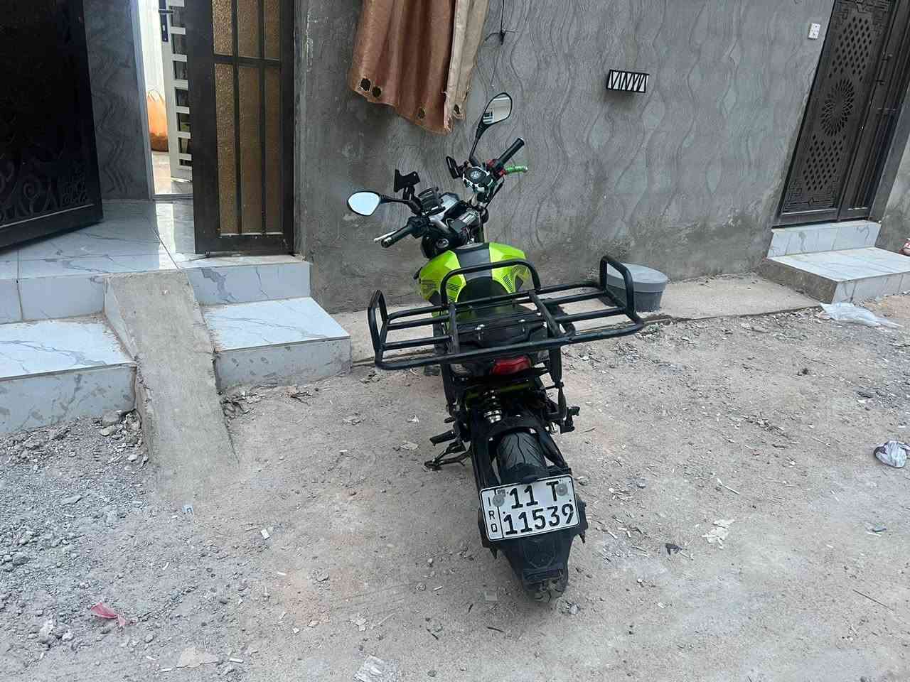 السلام عليكم بنلي 135 للبيع السعر ٢٢٥٠ باسمي رقم انكليزي بغداد مكاني البياع رقم  ***********
