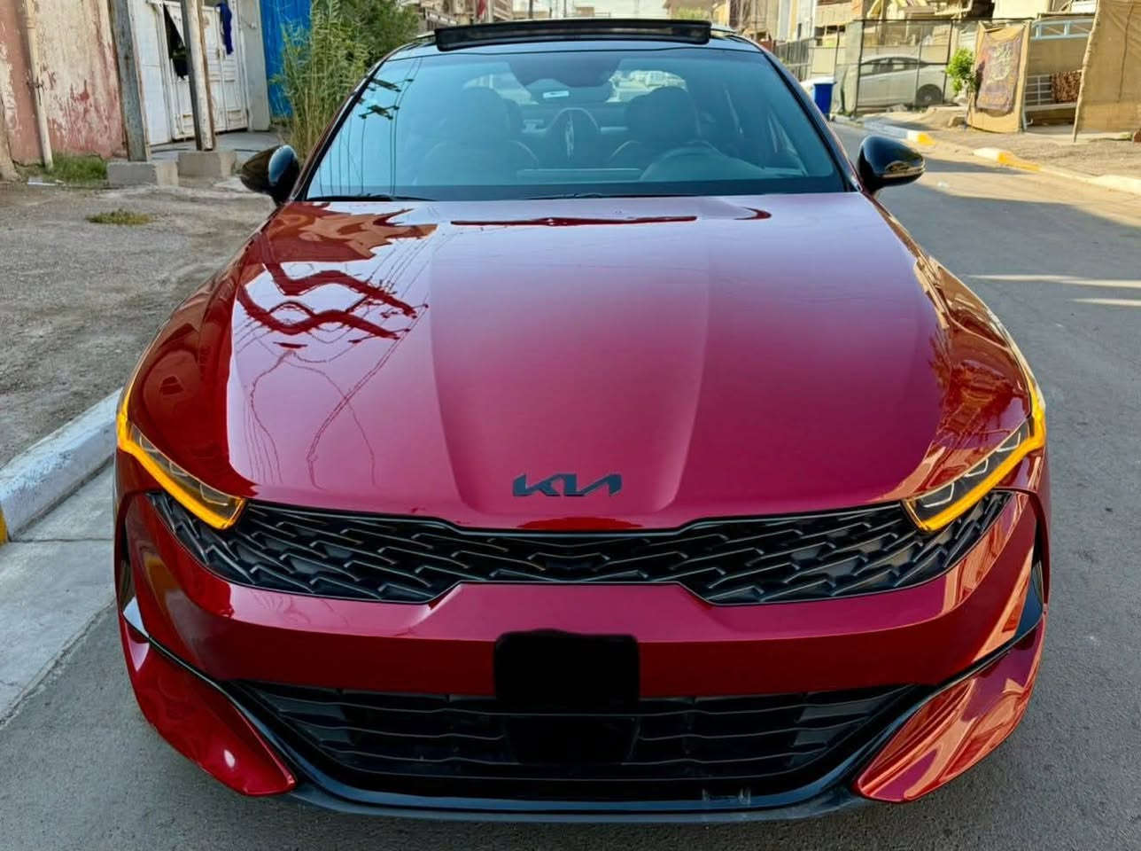 K5 Gt-line فول بدون ايرباك
صبغ جاملغ خلفي فقط 
مكفولة من الكص و اللغد و الشاصي 
سيارة كلش نظيفة و ما يحتاجلها دينار مصرف 
2023 / لون مارون / رقم بغداد 
اي استفسار 
*********** 
اي استفسار اني حاضر
