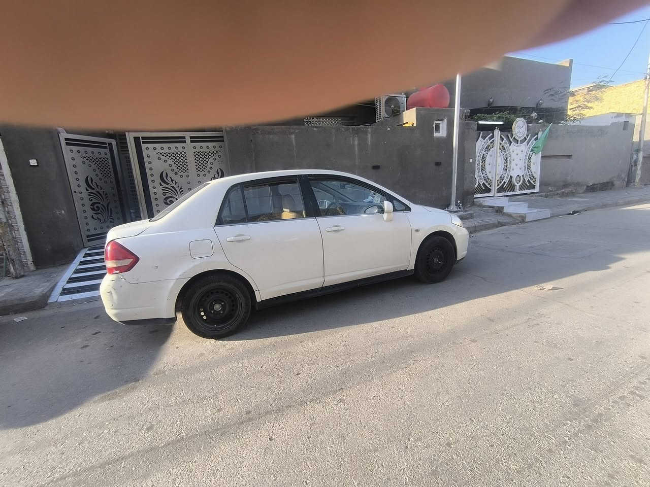 سلام عليكم   سياره للبيع  نيسان تيكه  2008 مكاني واسط كوت   السعر 70 الموشراي لتعبني وتعبك  سياره خير من الله  تخم تاير جديد  تبريد شغال سياره مال بيت   اتصل ***********

