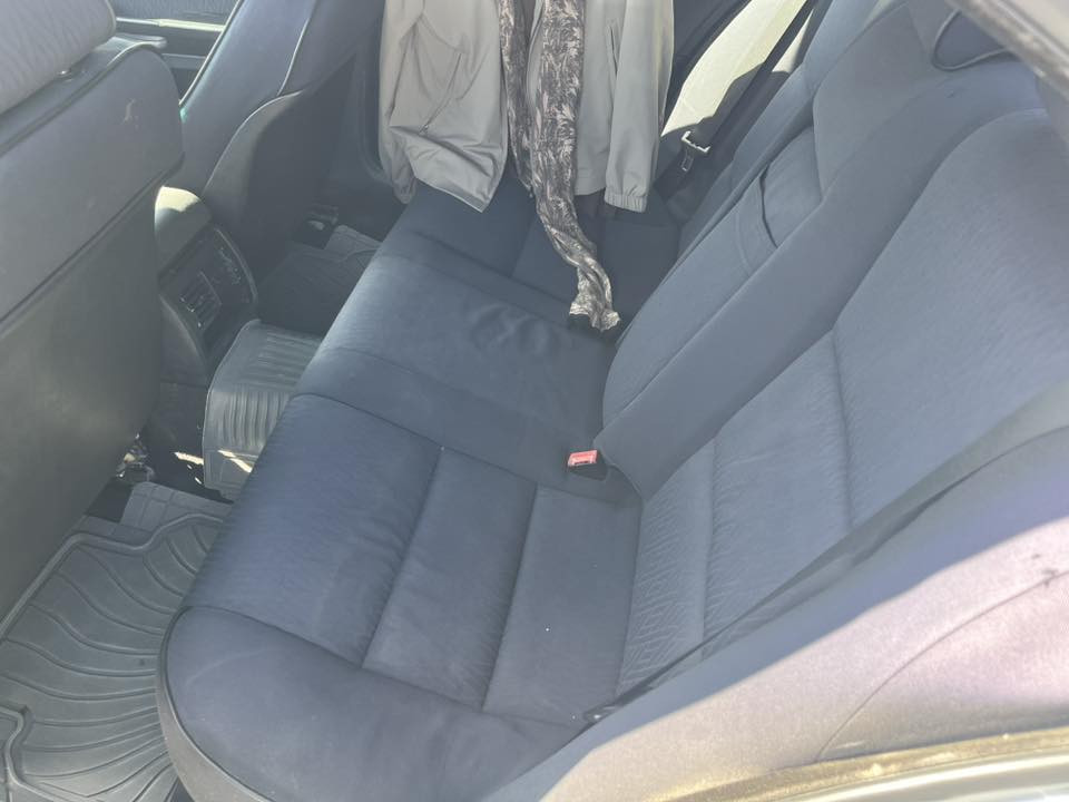 السلام عليكم
بي ام صقر 2002
محرك 525 دبل فانوس
سيارة بلادية قطرة صبغ ما بيها 
محرك وكير شرط كفالة
كهربائيات شركة شرط الفحص
تبريد ثلج
صدر جديد 
تخم تاير نضيف
دسكات اصلي جديد
منضومة زنون اصلي ابو المروحة
السيارة نضيفة مو متعوبة اني ثالث مالك الها
السعر 110 وبيها مجال 
اتصال، واتس: ***********
