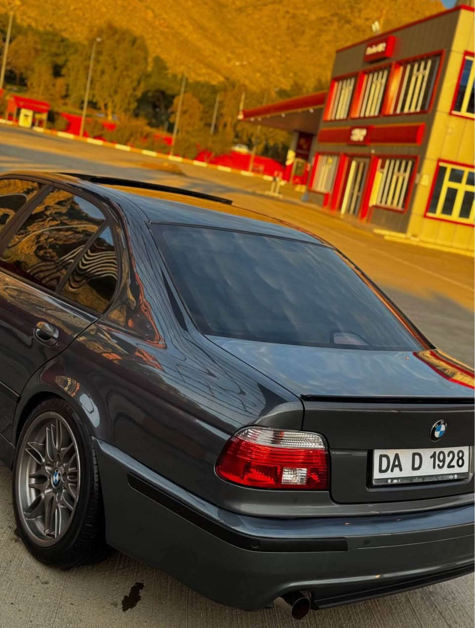 ماشاءالله لەمالی هەموولایەک مۆدیل2000 
‏‎مەکینە525 دەبڵ دجیتال دەبڵ گیر. 
‏  Msport 
‏‎سلایت ئۆتۆ.سوکان بیلاد .جام ئۆتۆ و شەباح کوشین سیسەم.هیتەر .پەردە کارەبای 
‏‎سەیارەکە زۆر زۆر خاوینە 
‏‎  مەنەفیست ئەسڵی برایم خەلیل وەسڵی گومرگی لەگەڵە کتابی رەقەمی بۆکراوە بەشەرتی پاکانە   
بۆیاخ سەخفو حیزام بەشەرت پشت و پێش کەپس 
‏‎
‏‎ ویلی نوی مەکینە گیر تەبریت ساردوگەرم براوەو موس بەشەرت .کارەبای بەشەرتی کۆمپیتەر  ماشاءالله سەیارەیەکی تابڵێی جوان و تایبەتە   
‏ ‎شوین رانیە گۆڕینەوەش دەکەم بو شاهینە🖤 
*********** رانية, السليمانية
