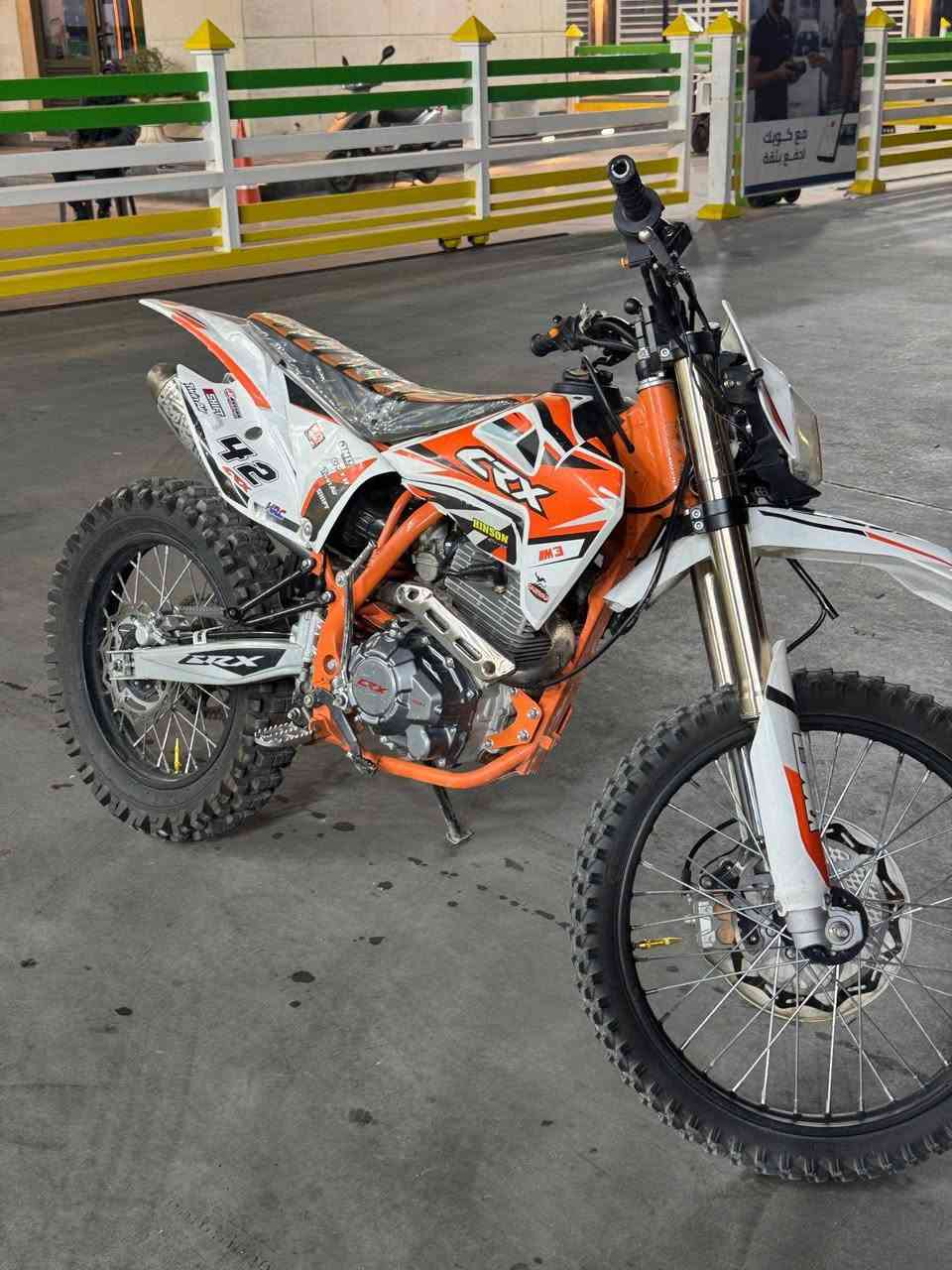 CRX 300CC
الدراجه خير من الله نضيفه وحلوه تريد بس جناي 
مكفوله كير ومحرك تجي تفحص وتروح السعر 1600 و العنده مراوس يطبلي خاص مكاني بغداد بغداد الجديده ***********
