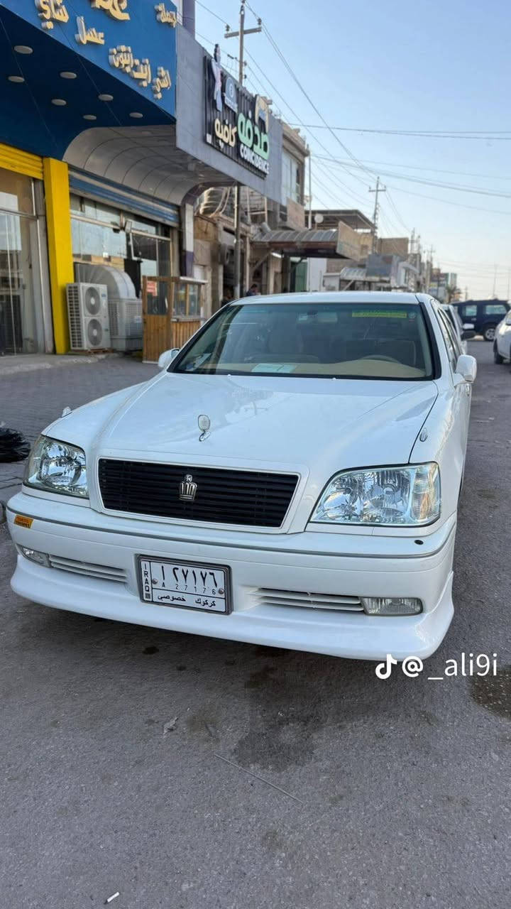 سلام عليكم ملكه كرستال اصل دكمتين  برده خلفيه كهربائيه
محرك دي فور الضغير رقم كركوك 

المكان نجف 

هاتف ***********

ويل نجمه
